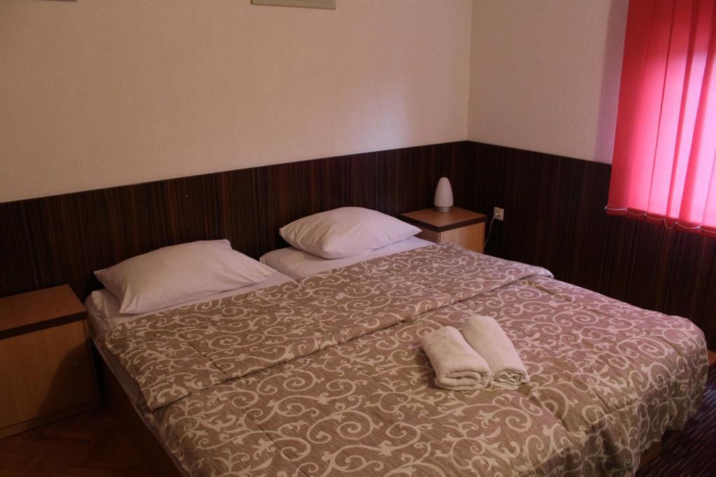 Hotel Piramida Sunca Visoko Oda fotoğraf