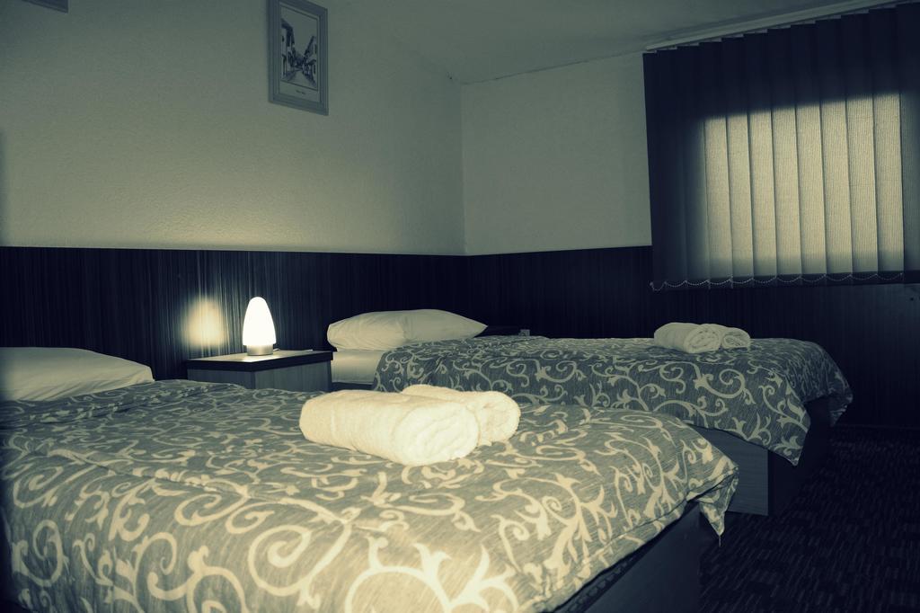 Hotel Piramida Sunca Visoko Oda fotoğraf